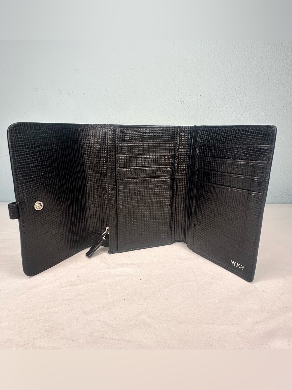 Tumi Leather Trifold Unisex Wallet
